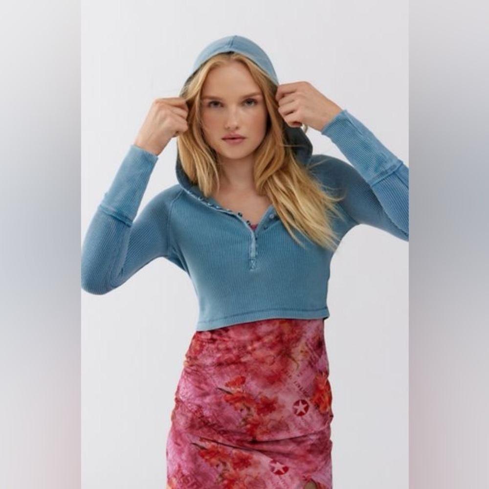 Henley crop long sleeve